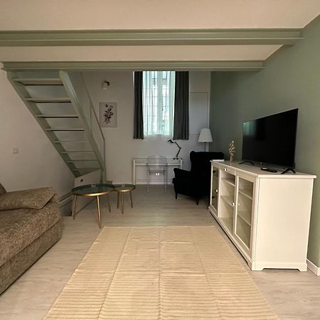 Flowers, A Cozy Suite In Milan Milão Exterior foto