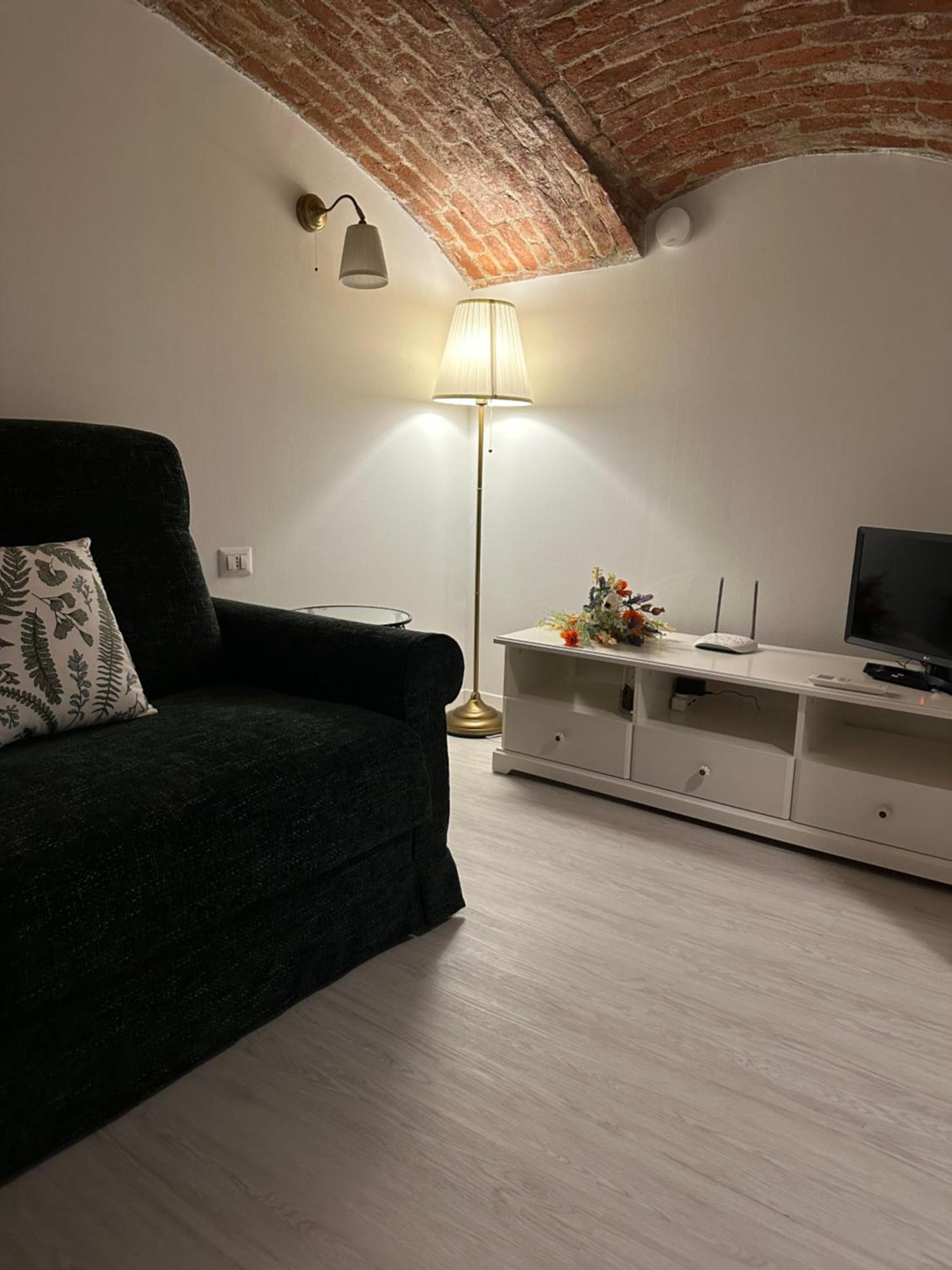 Flowers, A Cozy Suite In Milan Milão Exterior foto